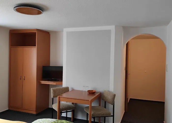 Zur Goldenen Sonne Herberg *